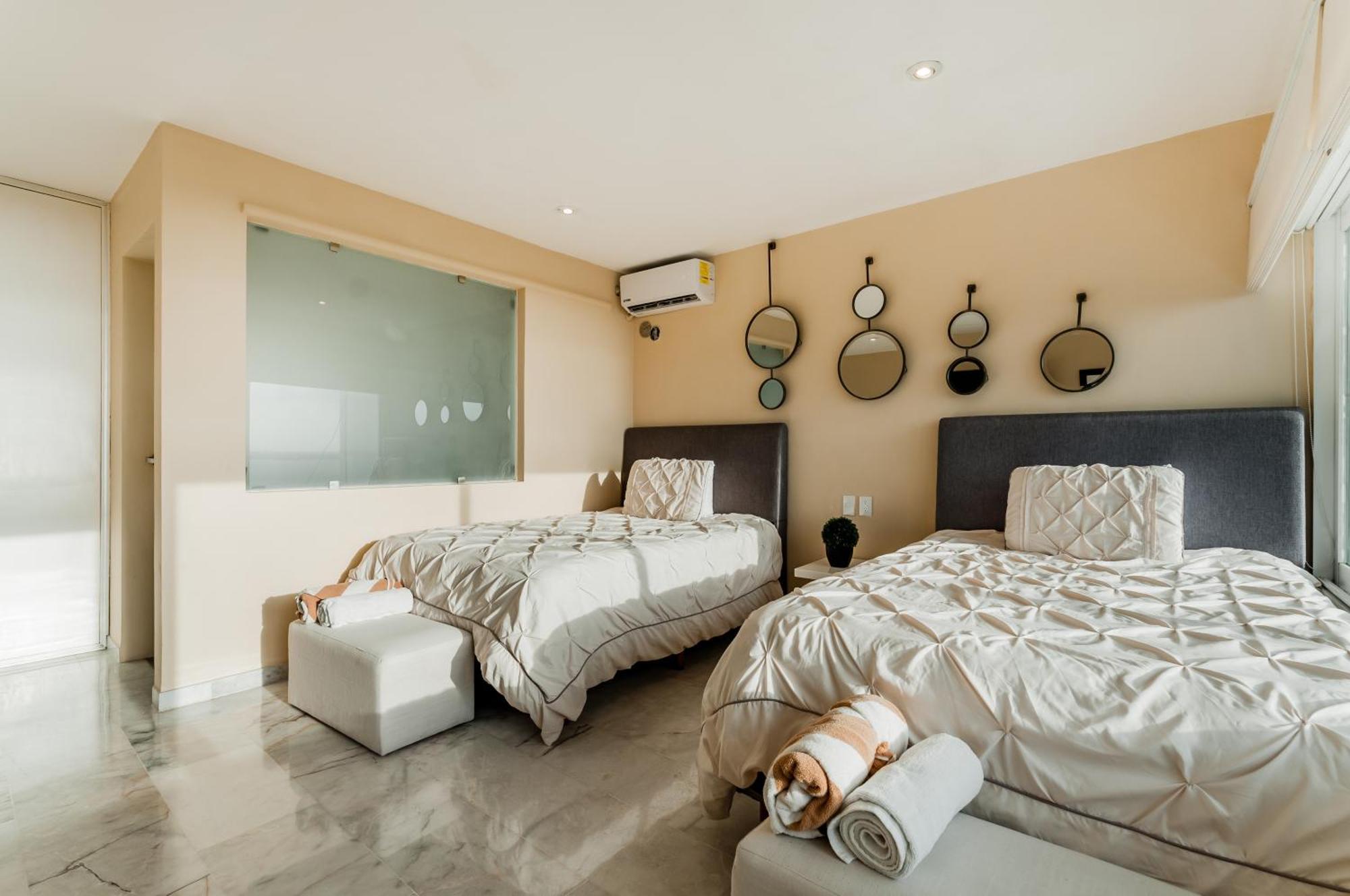 Brisas Beachfront Penthouses Канкун Екстер'єр фото